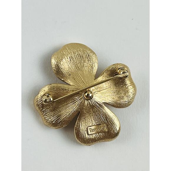 Crown Trifari PIN Signed Vtg DOGWOOD Flower Blossom Brushed Gold Tone Brooch Pet - Picture 11 of 14